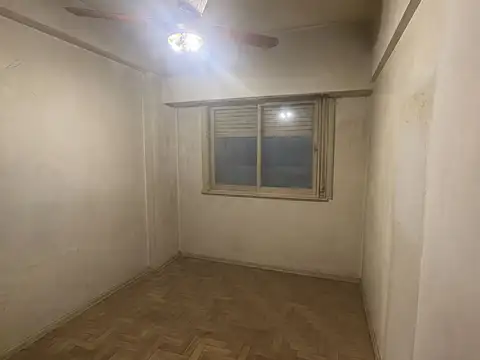 Venta Depto 2 Amb. c/Patio A refaccionar Caballito