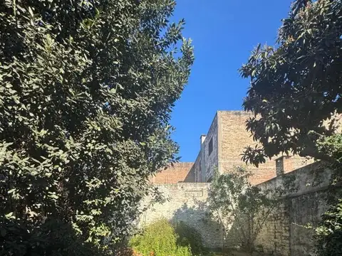 Lote en venta! Zona estratégica para emprendimiento/ Local 
