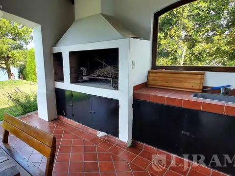 Casa 7 ambientes con 3 baños