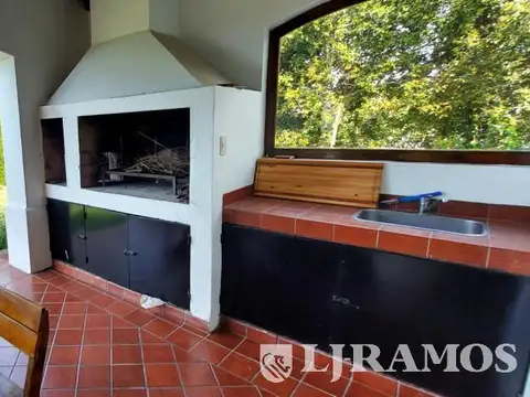 Casa 7 ambientes con 3 baños
