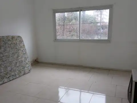 Local en Alquiler en Belén de Escobar, $ 2.500.000