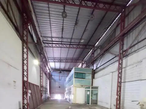 Galpon en Alquiler 8,66  mts Frente