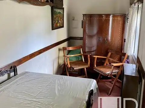 Casa de 5 ambientes en dos plantas, sobre lote propio