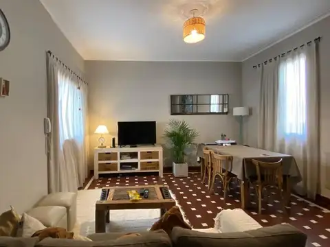 VENTA P.A SOBRE BV. GALVEZ AL 1900. IMPECABLE