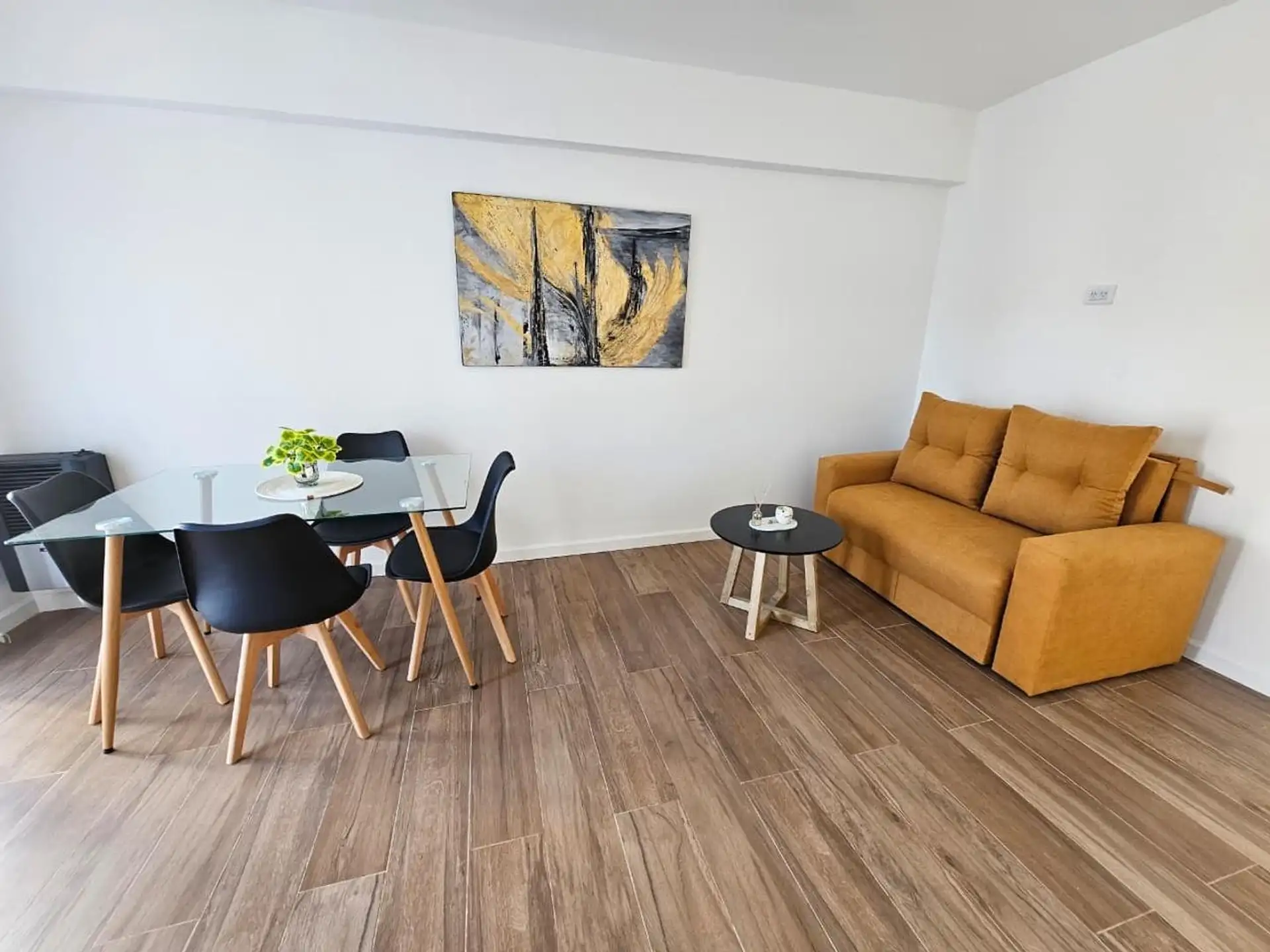 Venta de depto de 2 amb al frente con balcón