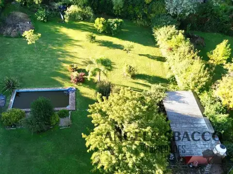 Casa en Alquiler con 1 cochera