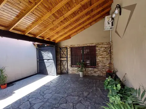 Casa 4 ambientes con 3 baños