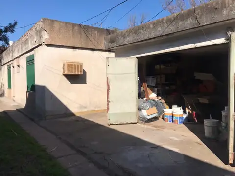 •	EVA PERON 2453 – INTERNA CON ENTRADA VEHÍCULO