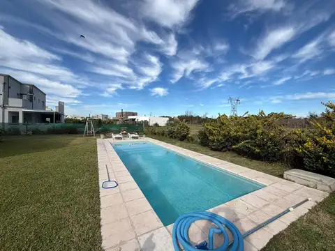Casa en Alquiler 5 Ambientes en Haras Santa Maria, Escobar, GBA Norte