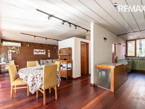 VENTA CASA 4 AMB CON PILETA EN CAMPANA