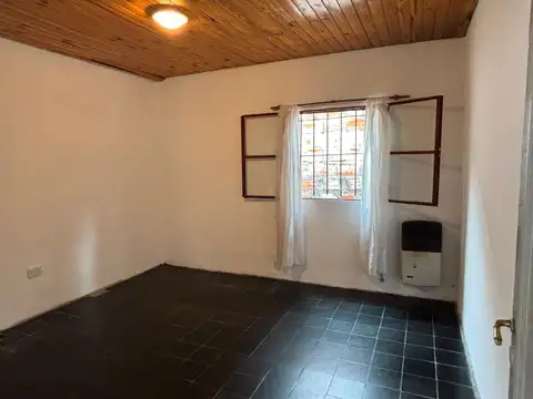 Depto Tipo Casa 2 ambientes con 1 baño