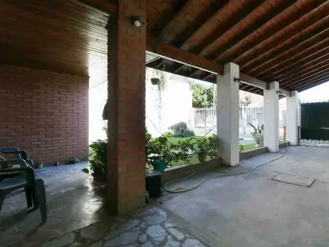 Casa 3amb con cochera y jardín en Villa Bosch