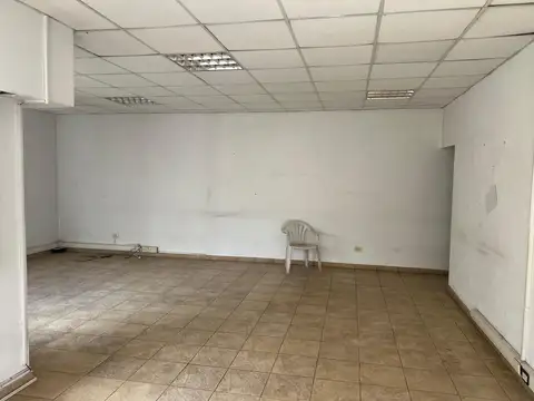 Oficina en Alquiler con 1 cochera