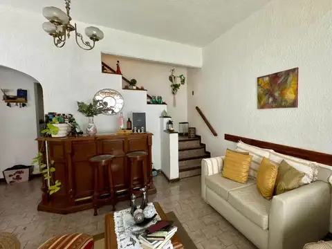 Depto Tipo Casa en Venta de 5 ambientes