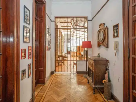 DEPTO.SEMIPISO ALMAGRO 5 AMB.CON 2 PATIOS