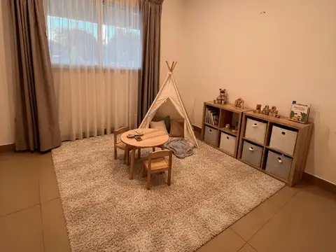 Casa 5 ambientes con 4 baños