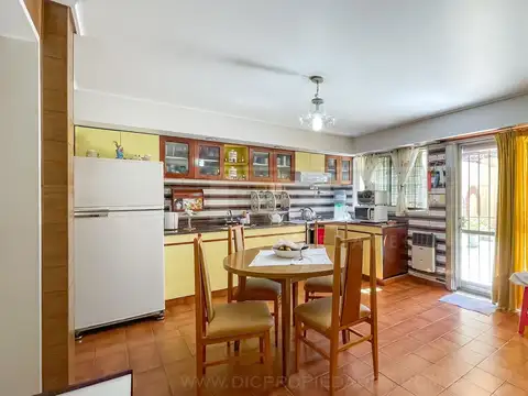 Depto Tipo Casa en Venta con 1 cocheras