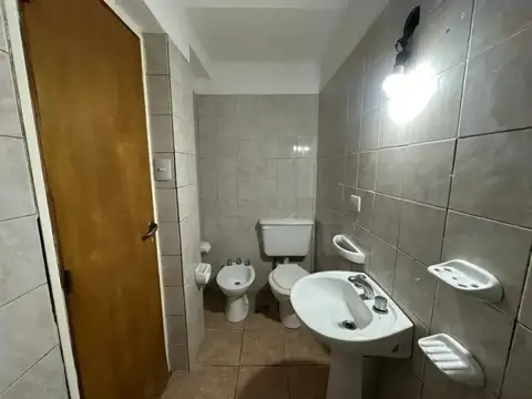 Departamento en Alquiler en Bernal Oeste, $ 400.000