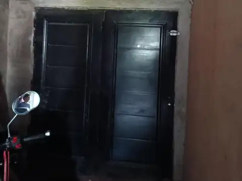 Casa 6 ambientes con 2 baños