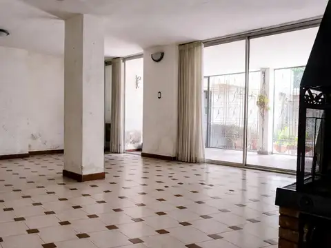 Casa 7 ambientes con 3 baños