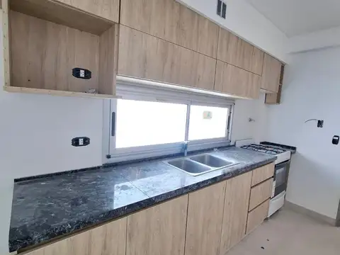 EXCELENTE DEPARTAMENTO 4 AMBIENTES EN DUPLEX A ESTRENAR - OLIVOS