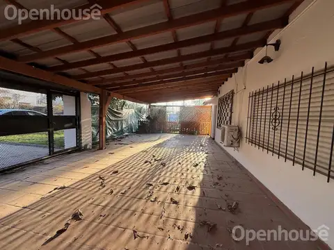 Casa en Venta con 3 cocheras