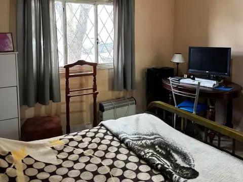 VENTA DOS VIVIENDAS LOTE PROPIO CON PATIO LUGANO