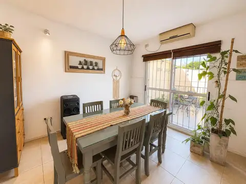 Casa 5 ambientes con 3 baños