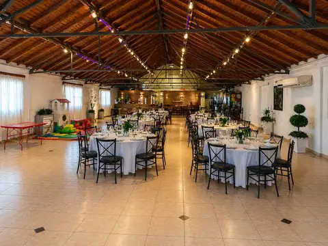Venta de locales comerciales en Maipú- Edificio Furlotti.