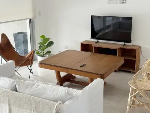 Casa en Alquiler en Santa Juana, USD 1.800
