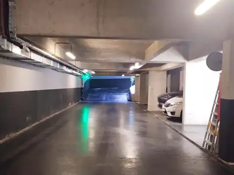 Venta de cochera con baulera en Colegiales Vidal al 1400