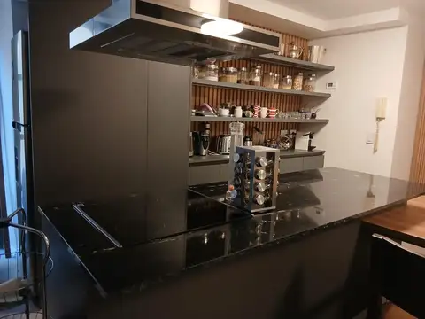 Venta de departamento 3 Dormitorios y 3 Baños con Patio