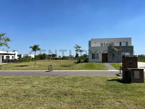 Av de los Lagos 300, Piso 0