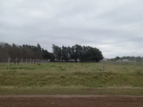 Se vende lote de 3590m2 en barrio el cruce