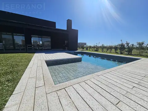 LHC. Venta Hermosa Casa de 5 ambientes en Riberas, Puertos