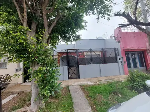 TIPO CASA 3 AMBIENTES - PATIO - TERRAZA - SIN EXPENSAS -