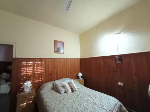 VENTA CASA CON LOCAL CENTRO LUJAN