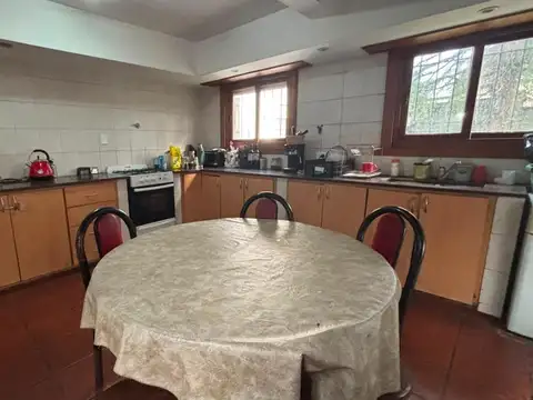 Casa 5 ambientes con 1 baño