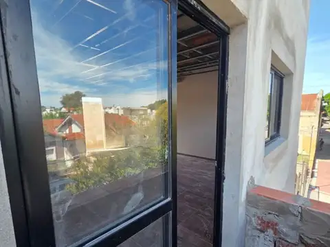 Depto Tipo Casa 3 ambientes con 1 baño
