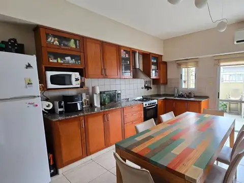 Venta Casa 4 ambientes con cochera, Ramos Mejia
