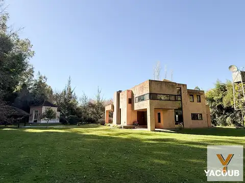 Casa en venta - 1 Dormitorio 2 Baños - Coronel Brandsen