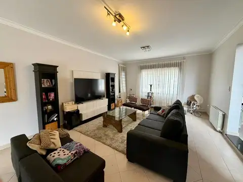 Casa en Venta en Bahia Blanca, USD 370.000