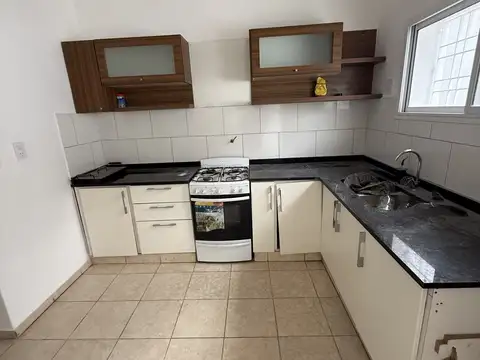 Depto Tipo Casa en Alquiler en Villa Adelina, $ 750.000