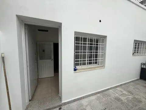 EXCELENTE PH INTERNO CON DOS DORMITORIOS  AMPLIOS, COCINA COMEDOR IMPECABLE, PATIO LAVADERO,  EXCELENTE ZONA