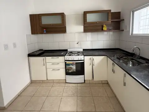 Depto Tipo Casa en Alquiler de 2 dormitorios