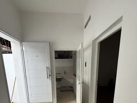 EXCELENTE PH INTERNO CON DOS DORMITORIOS  AMPLIOS, COCINA COMEDOR IMPECABLE, PATIO LAVADERO,  EXCELENTE ZONA