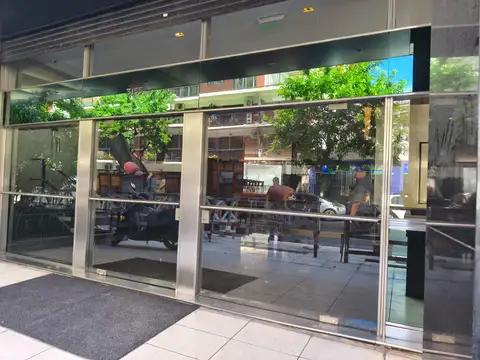 Oficina en Alquiler con 4 cocheras