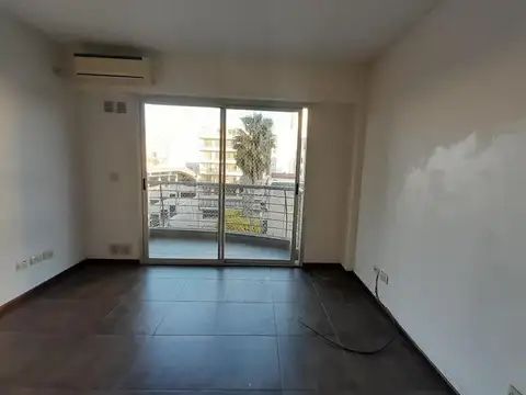 VENTA – DEPARTAMENTO 2 AMBIENTES CON COCHERA – CABALLITO