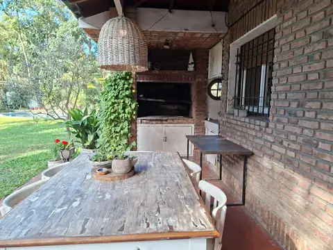 Casa en Venta con 3 cocheras
