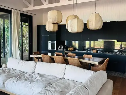 Casa 3 ambientes con 2 baños